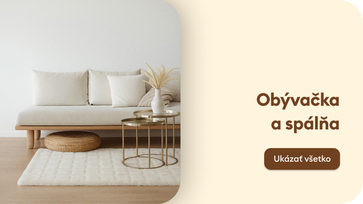 Moderný interiér obývačky so svetlou pohovkou, minimalistickým stolíkom a dekoráciami. Na obraze je tiež text: „Obývačka a spálňa“, spolu s tlačidlom „Ukázať všetko“.