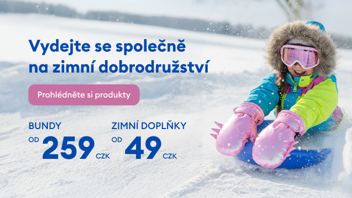 Vydejte se na zimní dobrodružství s nabídkou bund od 259 Kč a zimních doplňků od 49 Kč. Tlačítko s textem: Prohlédněte si produkty, vybízí k prozkoumání kompletní nabídky. Dítě na saních dodává zimní atmosféru. banner