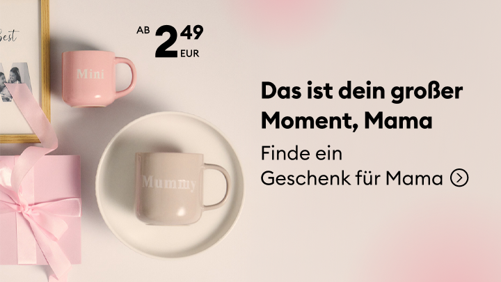 Werbebanner mit Geschenkideen für Mütter, lädt zum Finden eines passenden Geschenks ein; nutzt personalisierte Tassen als Beispiel und weist auf günstige Preise ab 2,49 EUR hin.