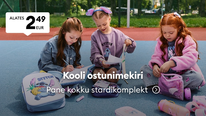 Lapsed valmistuvad kooliks ja pakivad koolitarbeid ning seljakotte stardikomplekti jaoks.