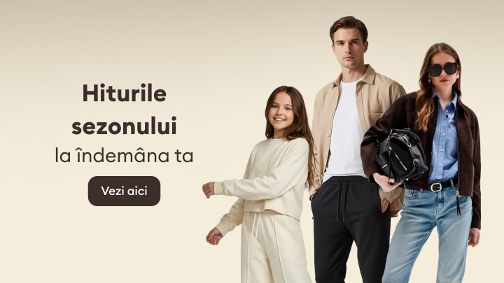 Hiturile sezonului sunt prezentate în această imagine, cu modele ce poartă ținute casual, ideale pentru toamnă. Un buton cu textul „Vezi aici” încurajează utilizatorii să exploreze colecția. Descoperă cele mai dorite articole, acum la îndemâna ta!