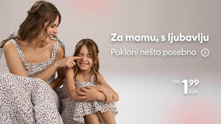 Promotivni sadržaj koji potiče odabir posebnog poklona za mamu, koristeći prikaz bliskosti majke i kćeri kao inspiraciju za darivanje i zajednički stil.