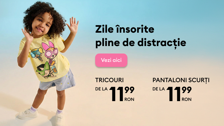 Banner promoțional pentru haine de vară pentru copii, sugerând distracție în zile însorite și prezentând tricouri și pantaloni scurți la prețuri accesibile, cu invitație de a explora oferta.