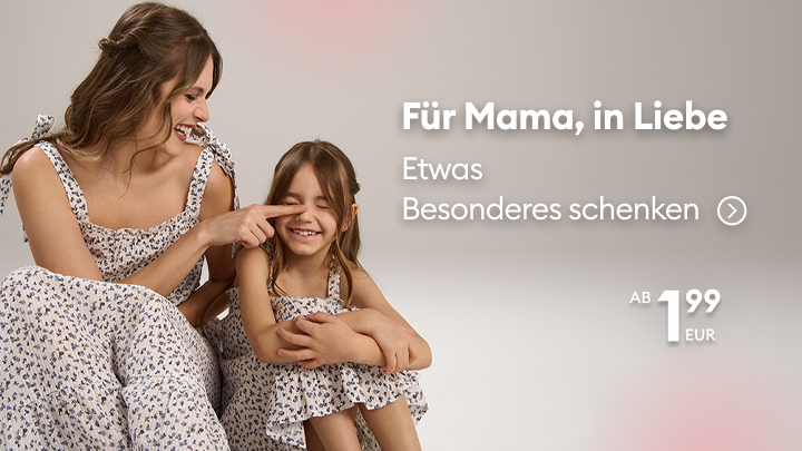 Emotionale Kampagne mit Mutter und Tochter, die zum Schenken besonderer Geschenke für Mütter anregt und preisgünstige Angebote bewirbt.