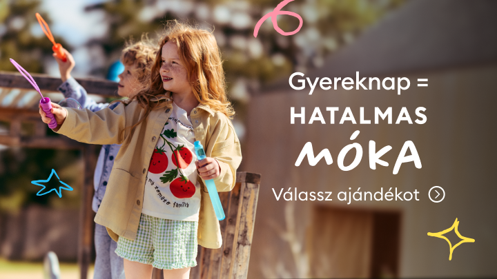 Gyereknapi ajándékötleteket népszerűsítő vizuál, amely a gyerekek játékos szabadtéri örömét és az ajándékozás élményét hangsúlyozza.