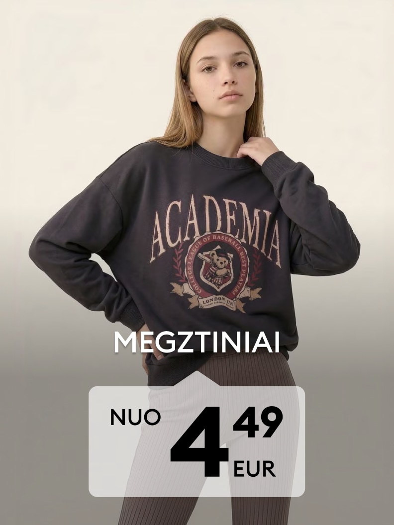 Moteris vilki laisvalaikio megztinį su universiteto stiliaus raštu, pristatoma megztinių kolekcija nuo 4,49 EUR