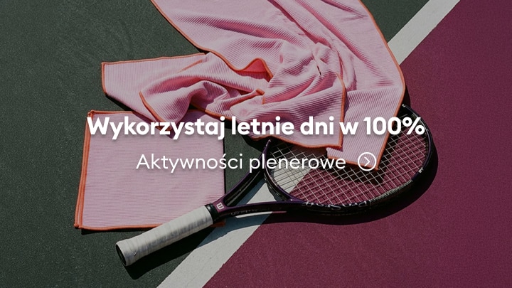 Promocja aktywności plenerowych na lato z odzieżą sportową i rakietą tenisową