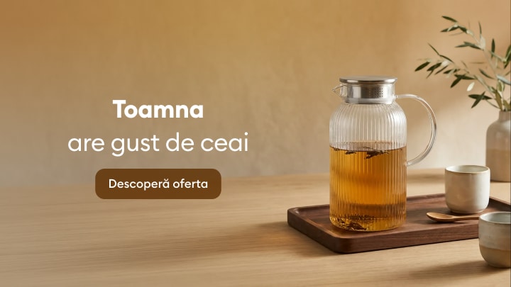 Promovare de toamnă pentru ceai, cu carafă și cești pentru servirea băuturilor calde într-o atmosferă relaxantă