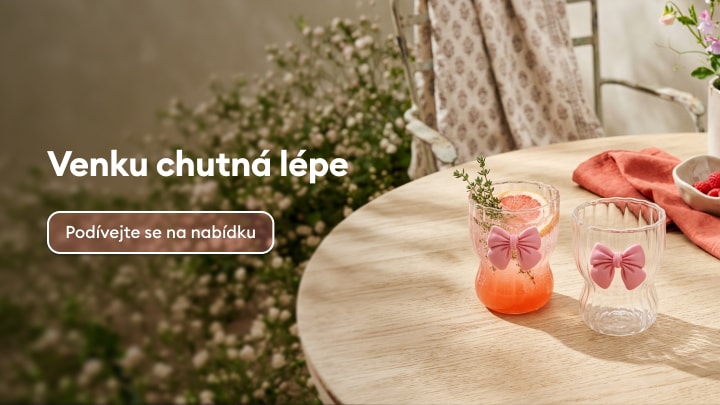 Cestovní doplňky Sinsay pro snadnější balení a organizaci zavazadla na prázdninový výlet.