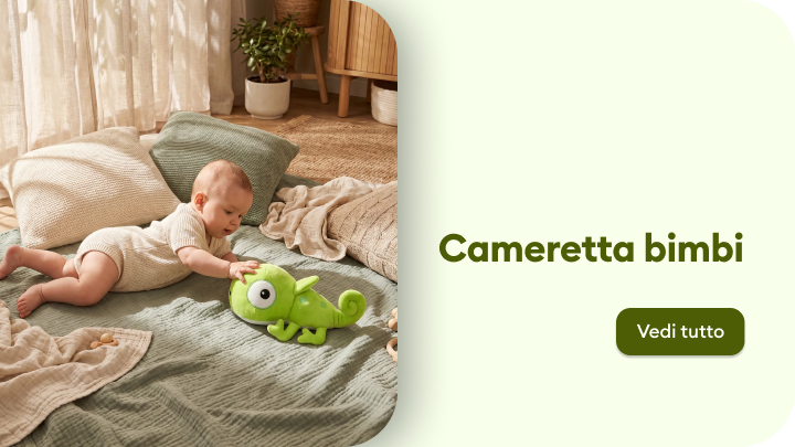 Ispirazione per l’arredo della cameretta bimbi, mostrando un ambiente sicuro e accogliente per il gioco e il riposo del neonato.