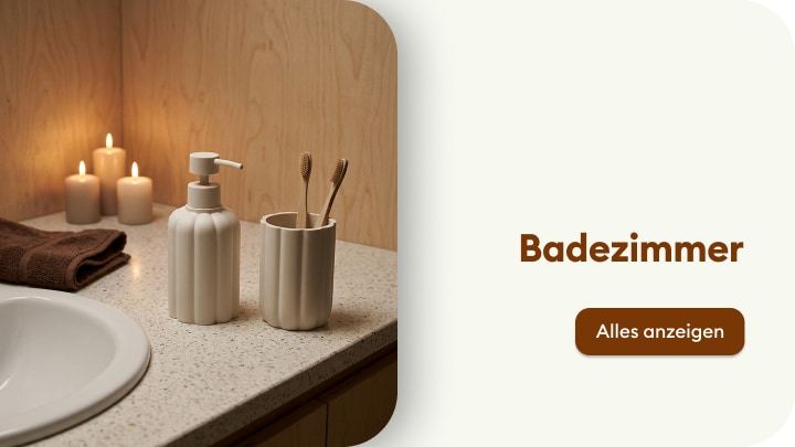 Badezimmeraccessoires mit Seifenspender und Zahnputzbechern für eine gemütliche Badgestaltung
