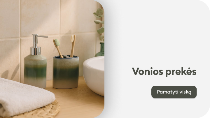 Vonios kambario produktai: keramikinis rankų muilo dozatorius ir dantų šepetėlių laikiklis, kuriame yra du dantų šepetėliai. Šalia rankšluostis ir apvali kriauklė. Sukurkite stilingą ir tvarkingą vonios kambario atmosferą naudodami šiuos gaminius. banner